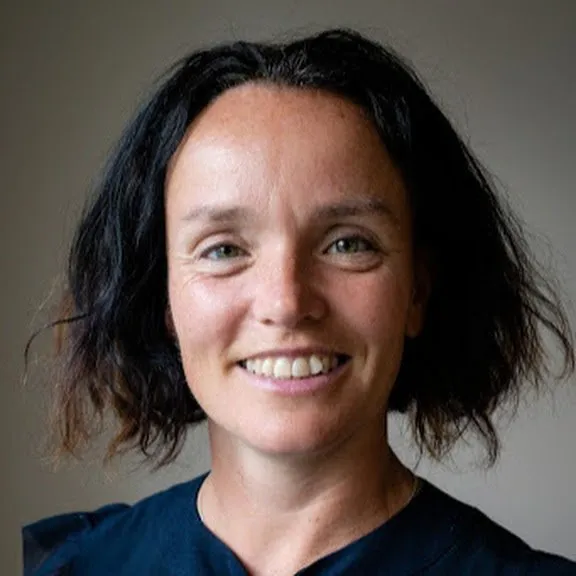 Dr Claire Gillvray